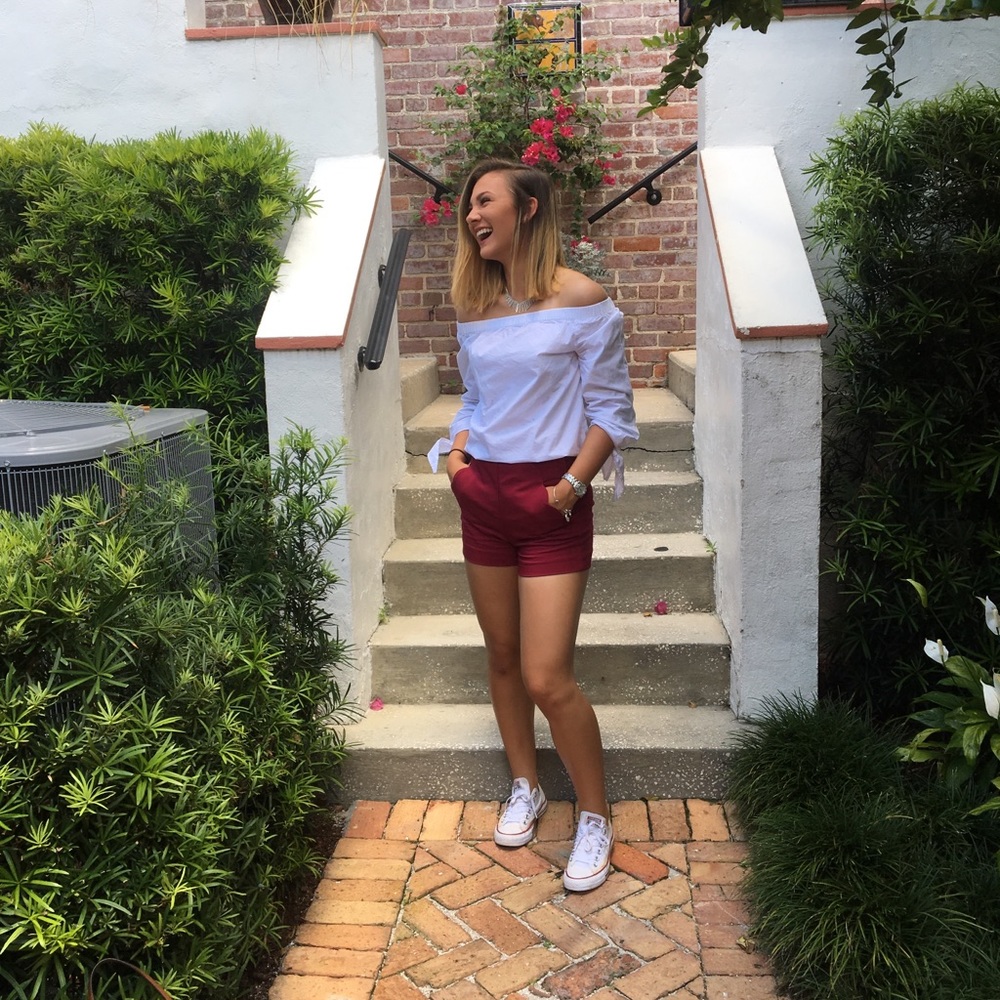 Burgundy Scallop pocketed shorts